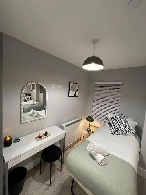 The Lux Loft Spacious & Stylish Cardiff